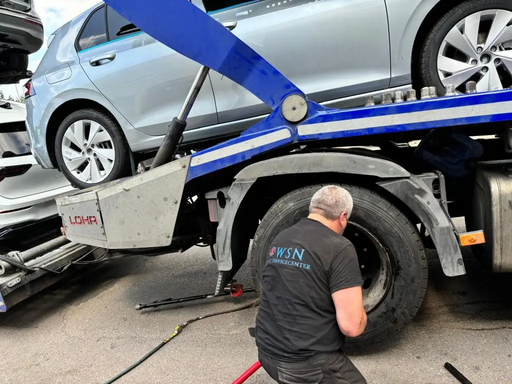 LKW Pannendienst, LKW Abschleppdienst, LKW Reifenservice u0026 LKW Werkstatt