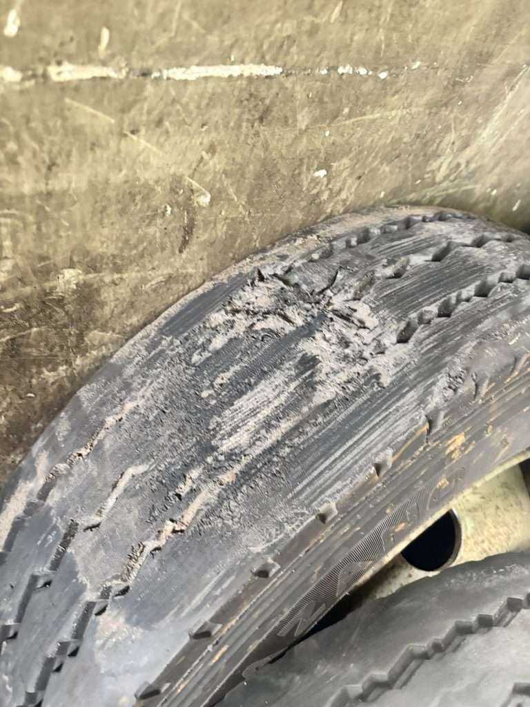 Auflieger Rad blockiert A2 bei Wunstorf