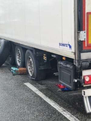 LKW Werkstatt Koblenz: Geplatzten Reifen und Luftbalg ersetzt in der Nähe von Koblenz