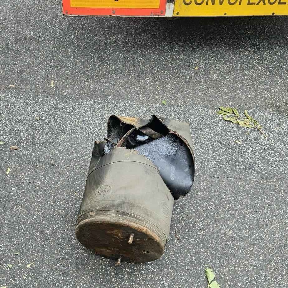 Luftfederbalg geplatzt: Schneller LKW Service auf der A3 bei Limburg